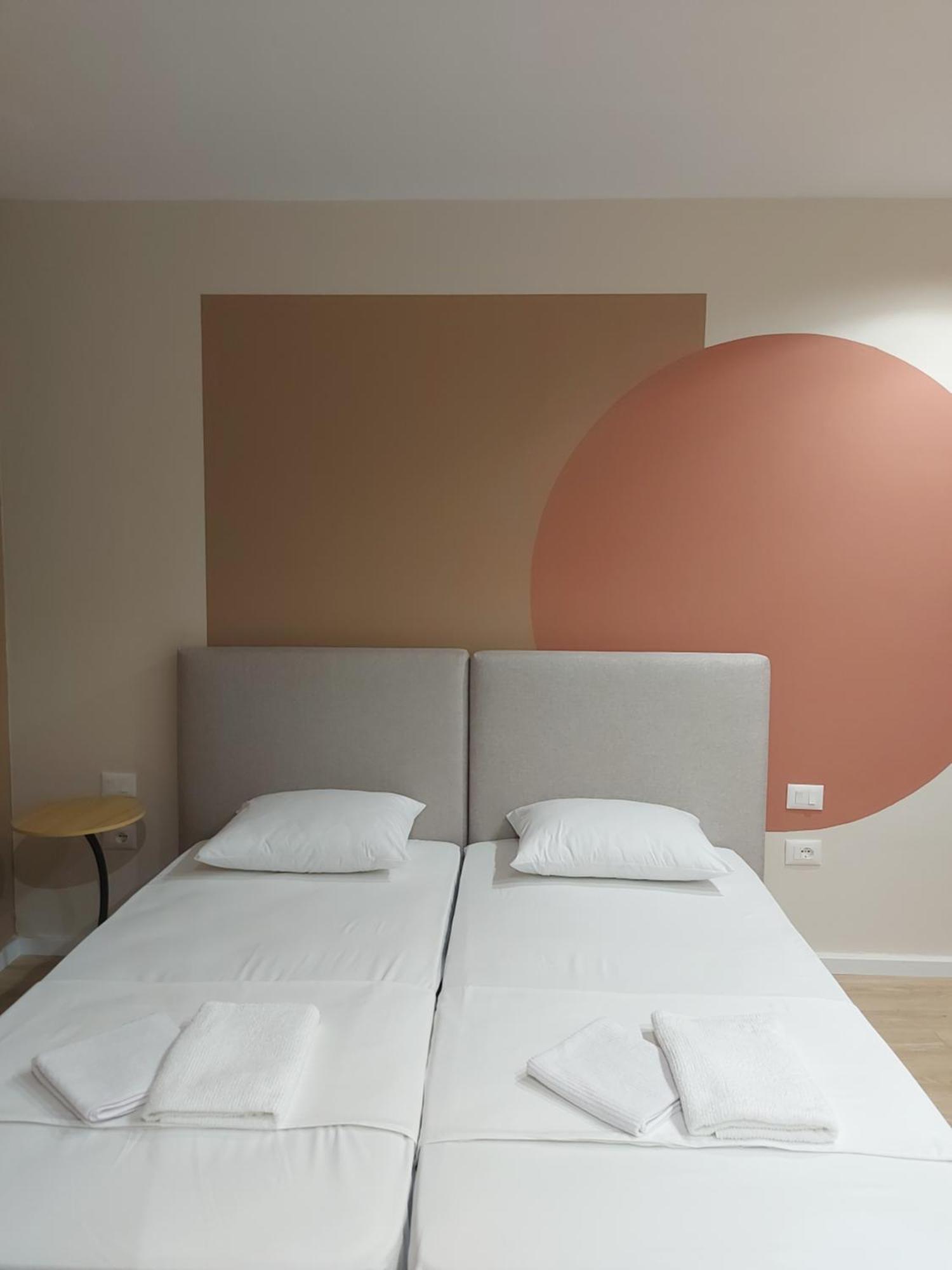 Center Cozy Nest Hotel Tirana Buitenkant foto