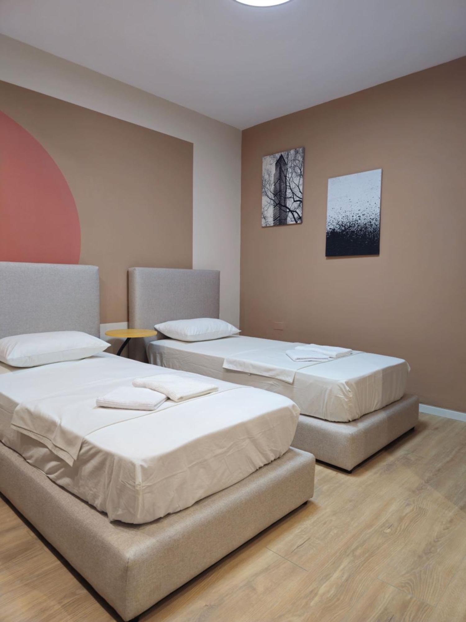 Center Cozy Nest Hotel Tirana Buitenkant foto